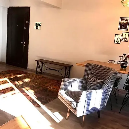 Etiler-Besiktas Luxury And Peaceful Garden Floor Apartment Istanbul